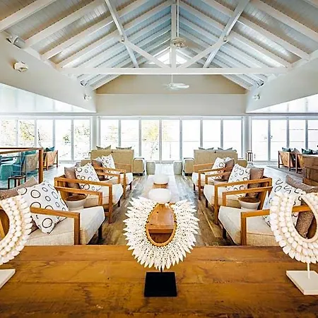 Carana Beach Hotel