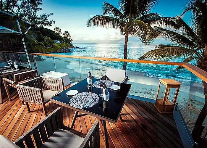 Carana Hotell 3*